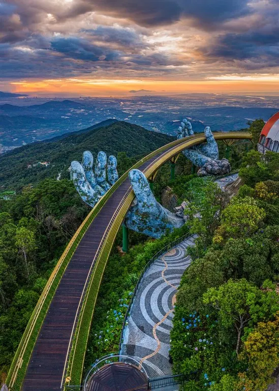 The Golden Bridge from above, Ba Na Hills